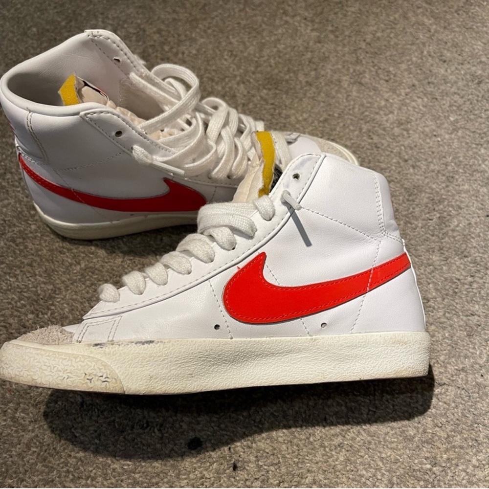 Size 5 Nike blazer